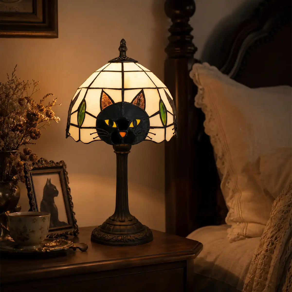 Lampe de chevet Tiffany chat – Abat-jour vitrail et pied rétro