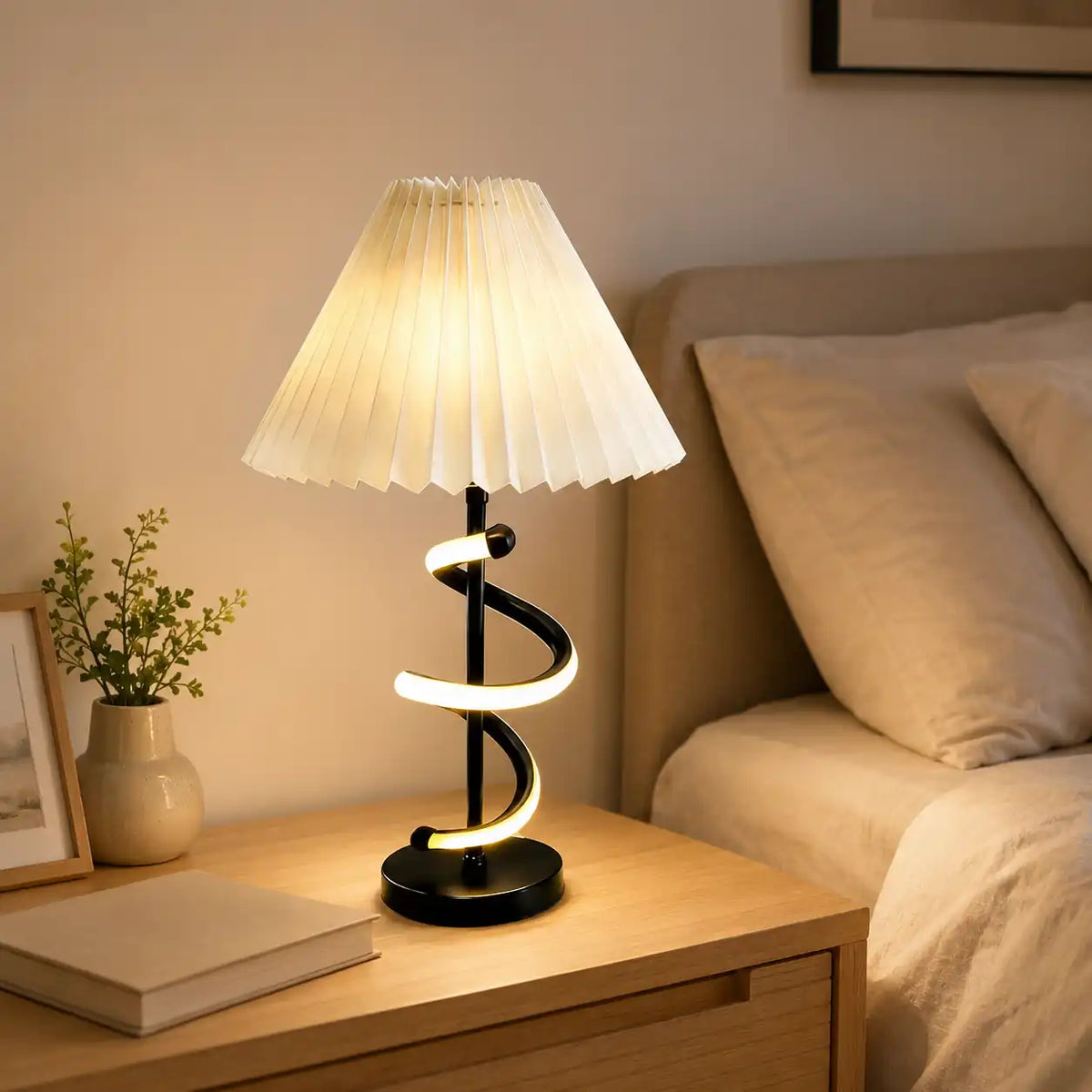 Lampe de chevet design spirale avec abat-jour plissé